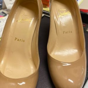Louboutin heels size 37 tan